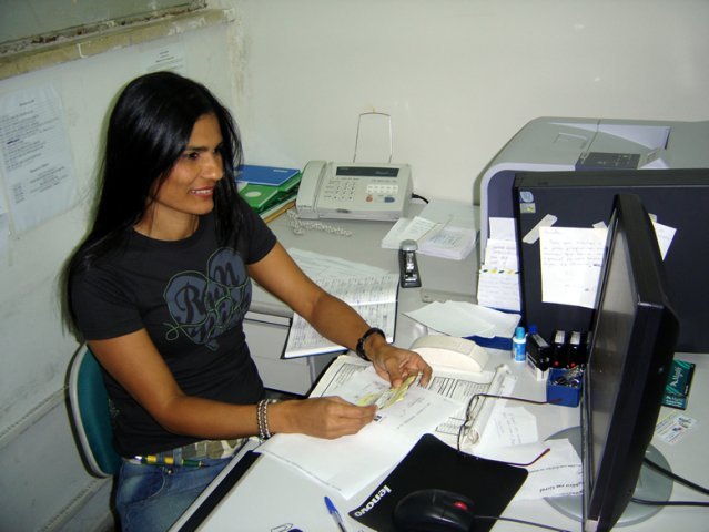 Edja Medeiros - Secretaria do Instituto de Matemática